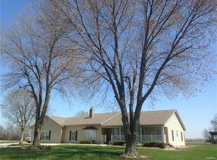 9044 Albrecht Rd, Staunton, IL 62088