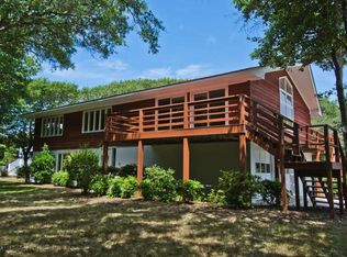 101 Maple Ct, Pine Knoll Shores, NC 28512