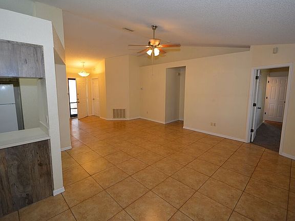 3rd image of 11961 Park Blvd