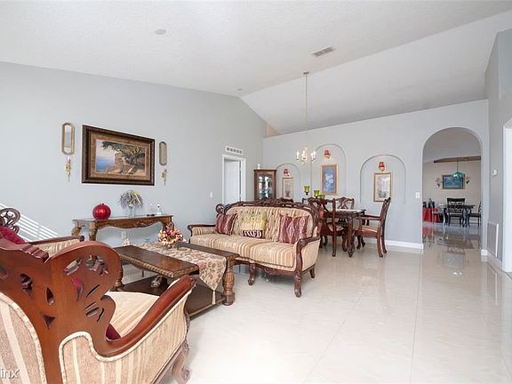4th image of 144 Aurora Ln