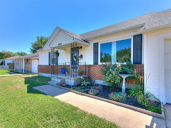 2nd image of 1609 Sandra Dr