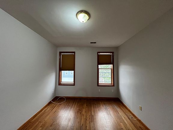 3rd image of 209 New York Ave #10E