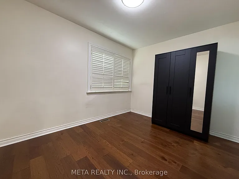 556 McCowan Rd — Photo 28