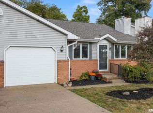 622 Woodland Knolls Rd, Metamora, IL