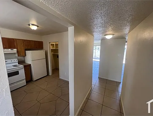 545 Palomas Dr SE — Photo 6