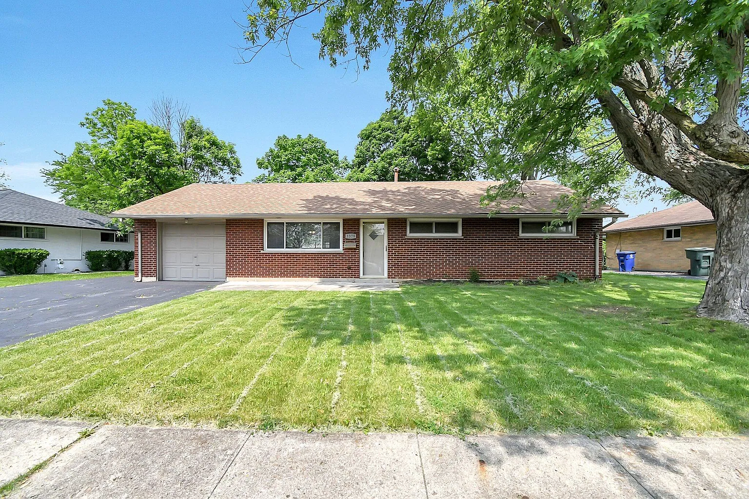 3378 Stephen Dr S photo 1