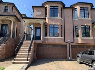 80A Centre Pl #A, Palisades Park, NJ 07650