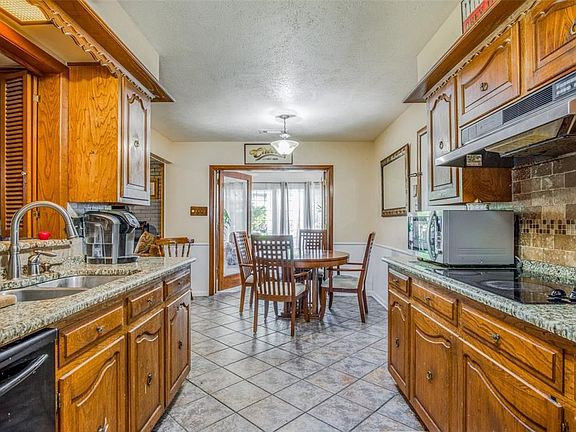 3rd image of 3342 Shady Hollow Ct
