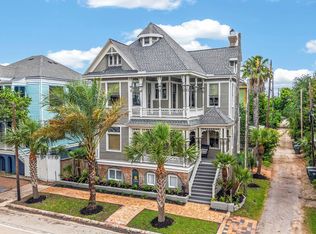 812 19th St, Galveston, TX 77550