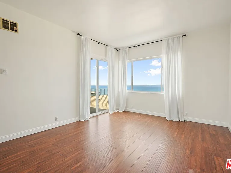 18103 Coastline Dr #8 — Photo 10