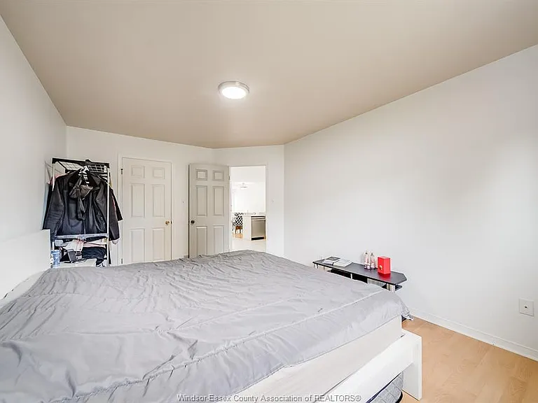 1425 Mickaila Cres — Photo 18