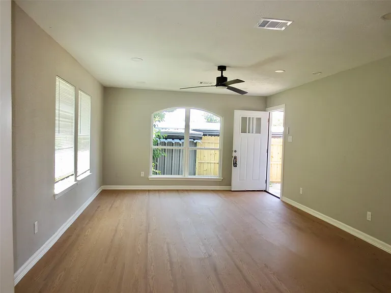 2722 Parker Rd #B — Photo 5