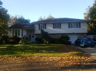 8 Hanford St, Huntingtn Sta, NY 11747
