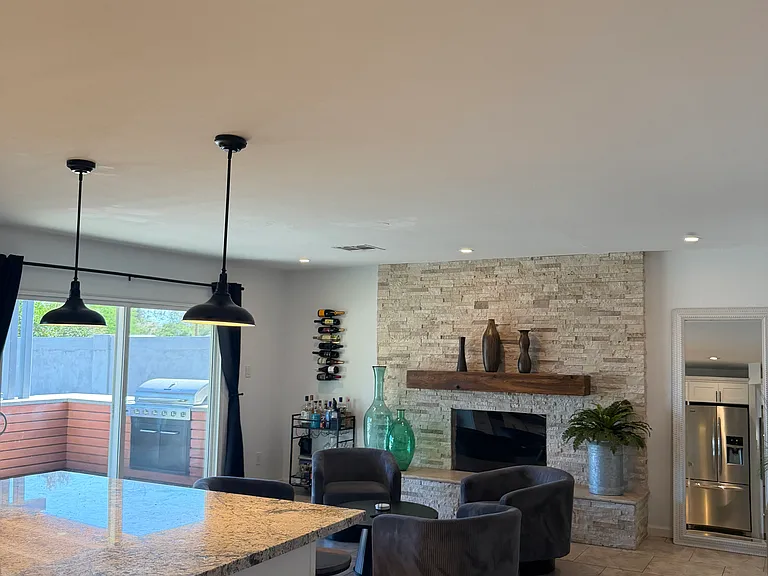 1409 E Verlea Dr — Photo 1