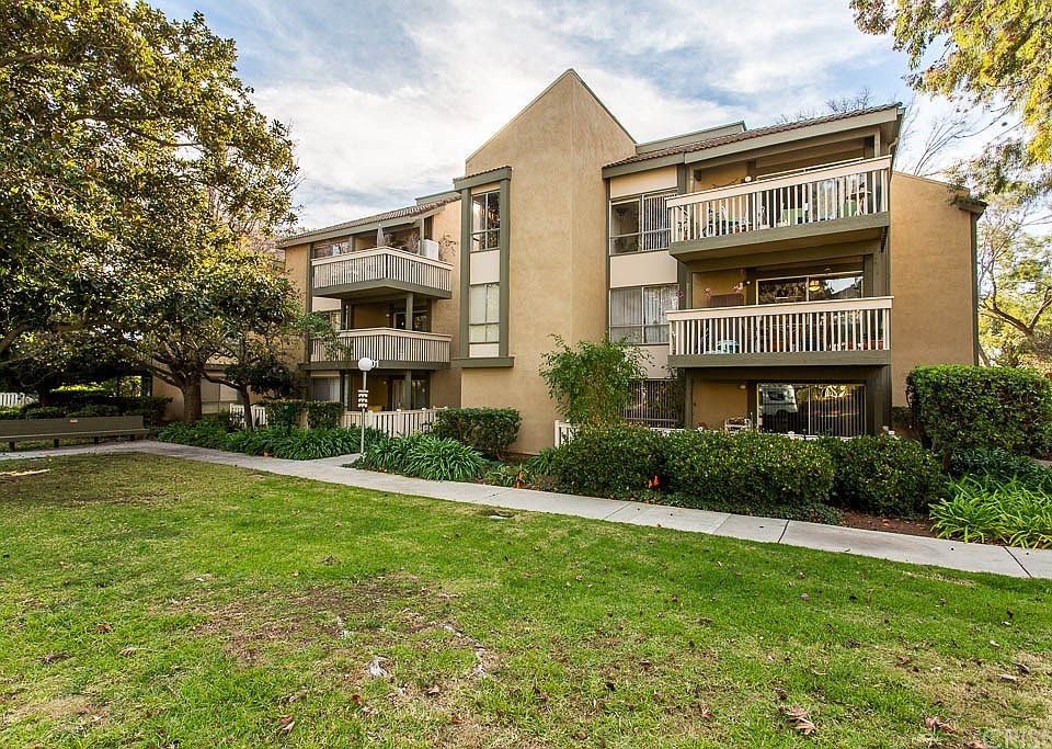 1st image of 801 Pinetree Cir APT 22