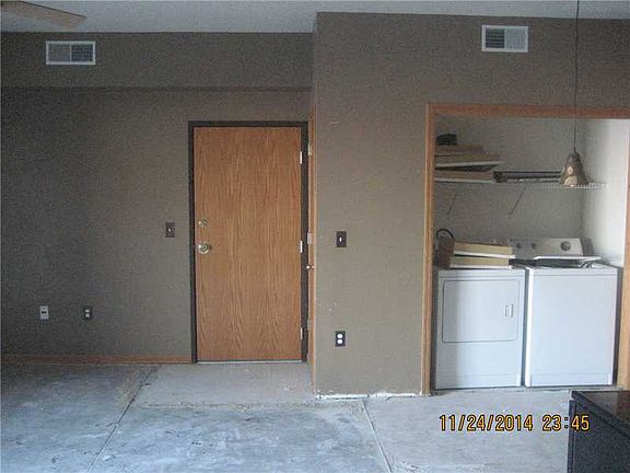 4th image of 60 E Jefferson St #4