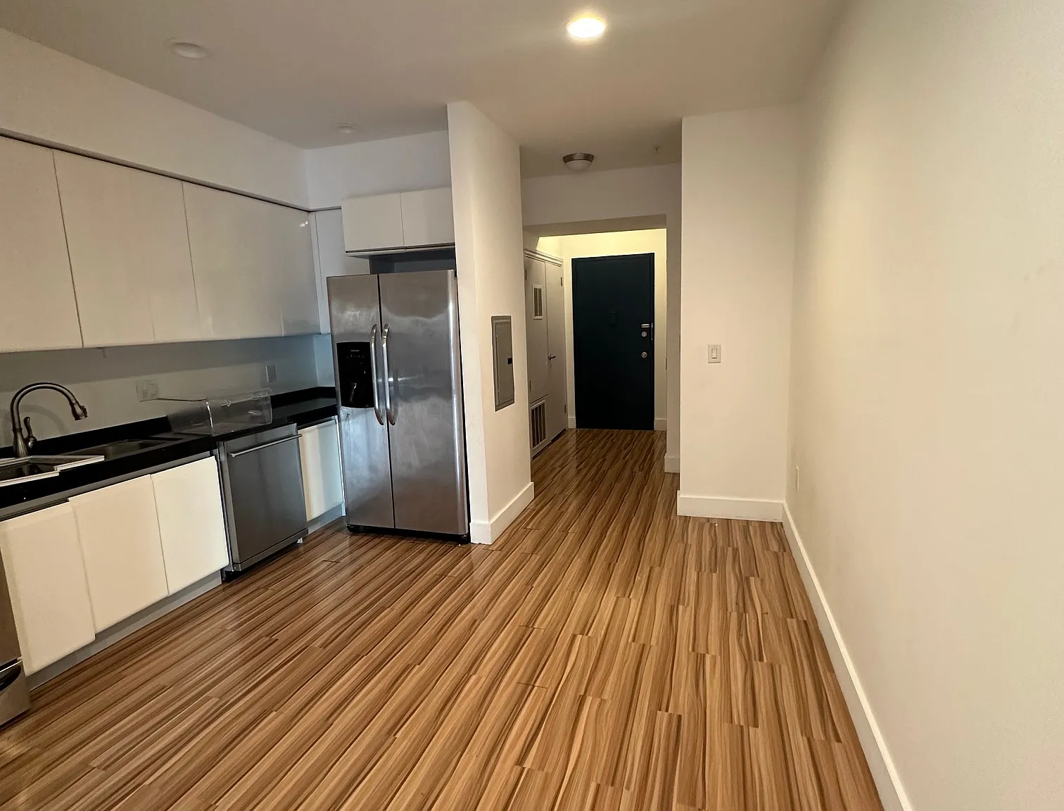 2 bed, 1100 sqft, $3,150 — Photo 3