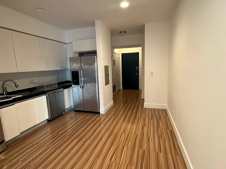 4918 Park Ave #404 — Photo 3