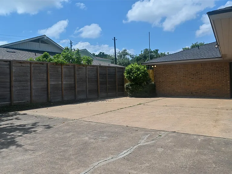 5254 N Braeswood Blvd — Photo 5