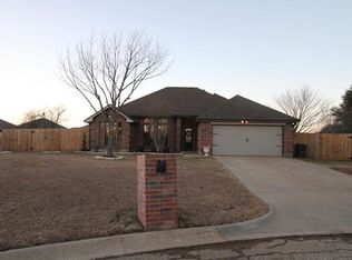 1642 Honeysuckle Ct, Cleburne, TX 76033