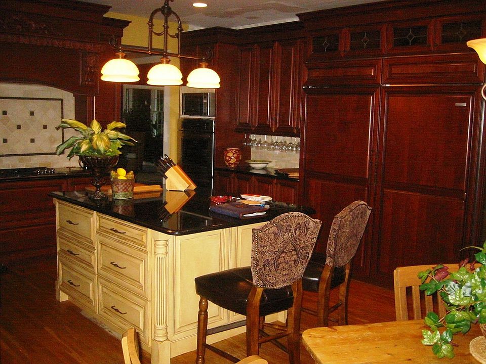 Kitchen with 6 ft Refrig/frz