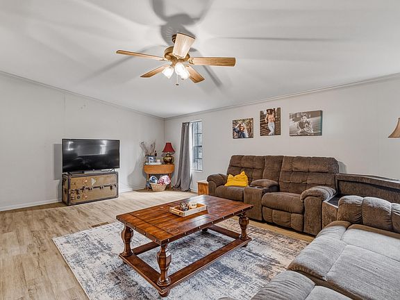 4th image of 429 Barnes Rd