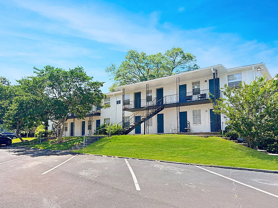 Valley Creek Apartments