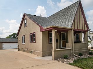 1022 S Elm Ave, Owatonna, MN 55060