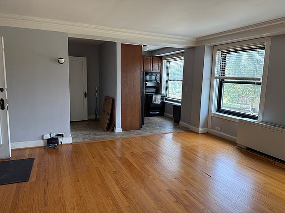 3rd image of 15 E Kirby St APT 221