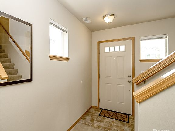 4th image of 8623 79th Street NE