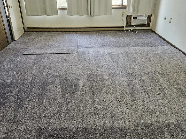 303 SE Charles St #8 — Photo 3