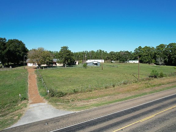 3rd image of 4018 State Highway 19 S