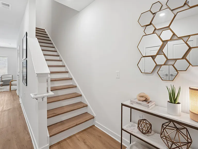 Hamlet Falling Creek - Homes & Townhomes for Rent — Photo 8