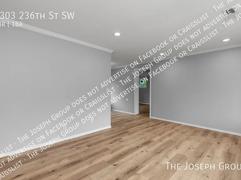 5303 236th St SW — Photo 2