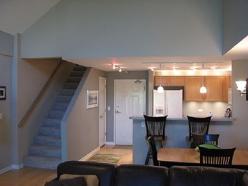 3rd image of 1111 Burlington Ave