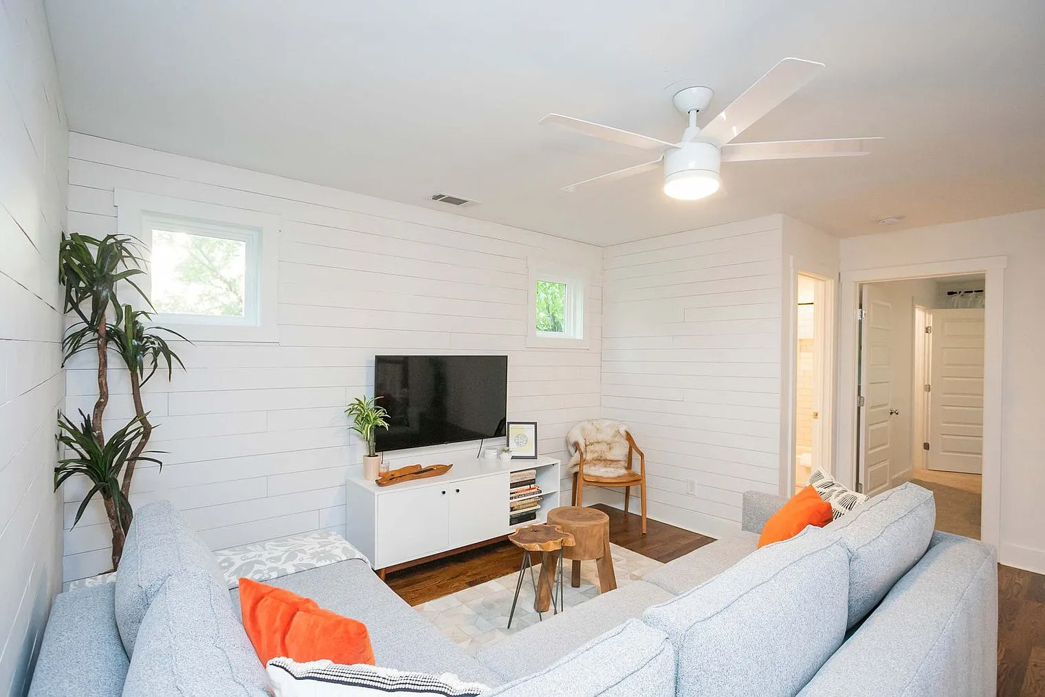 3 bed, 3.0 bath, 1668 sqft, $5,655 — Photo 3