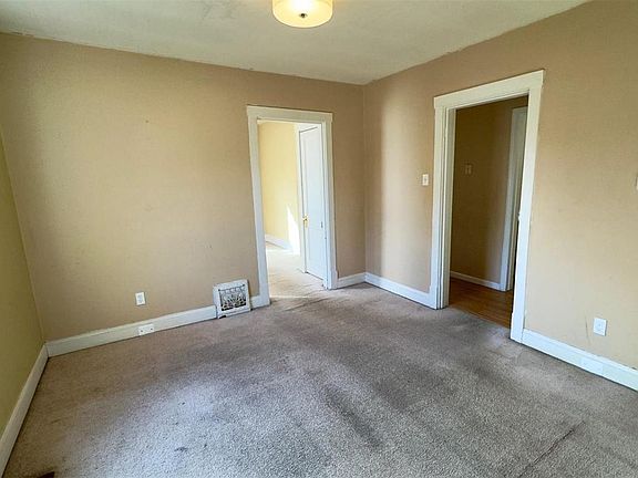 5th image of 2433 Bristow Ave