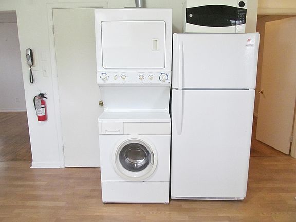 2nd image of 2 Wall St APT 1