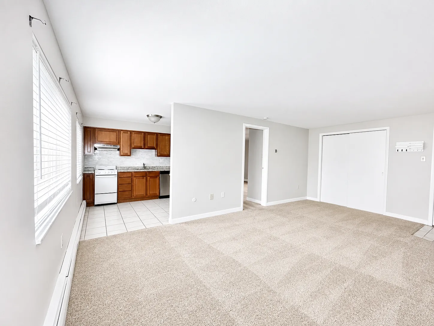 Cambridge Apartments — Photo 1