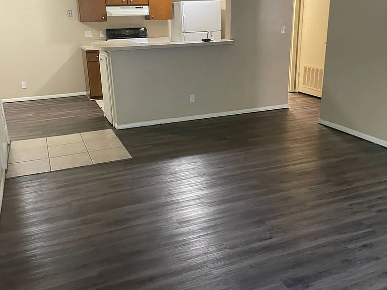 5919 E 33rd Ct — Photo 2
