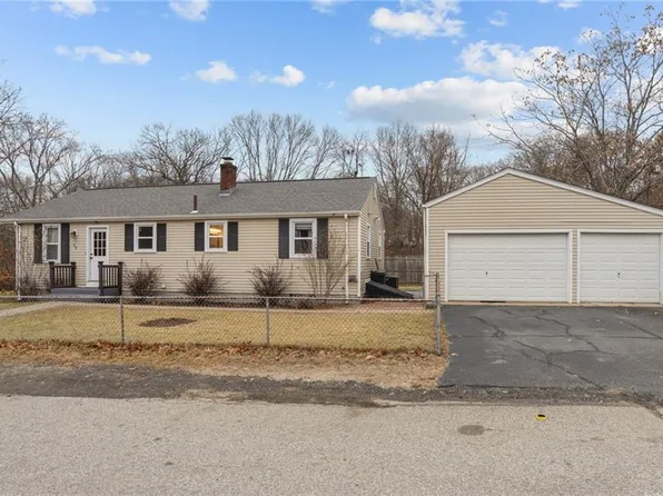 50 Crowell St, Cumberland, RI 02864