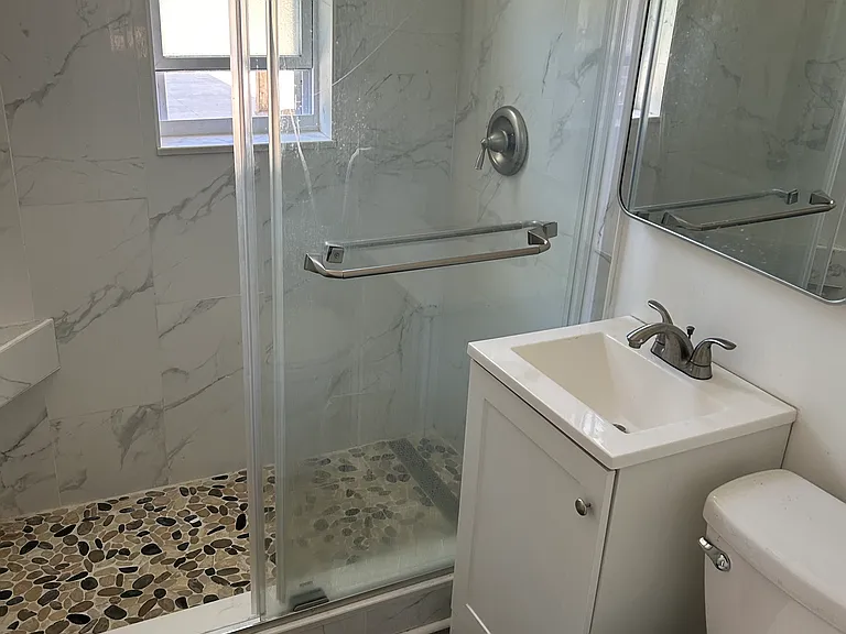 105 McKinley Ave — Photo 5