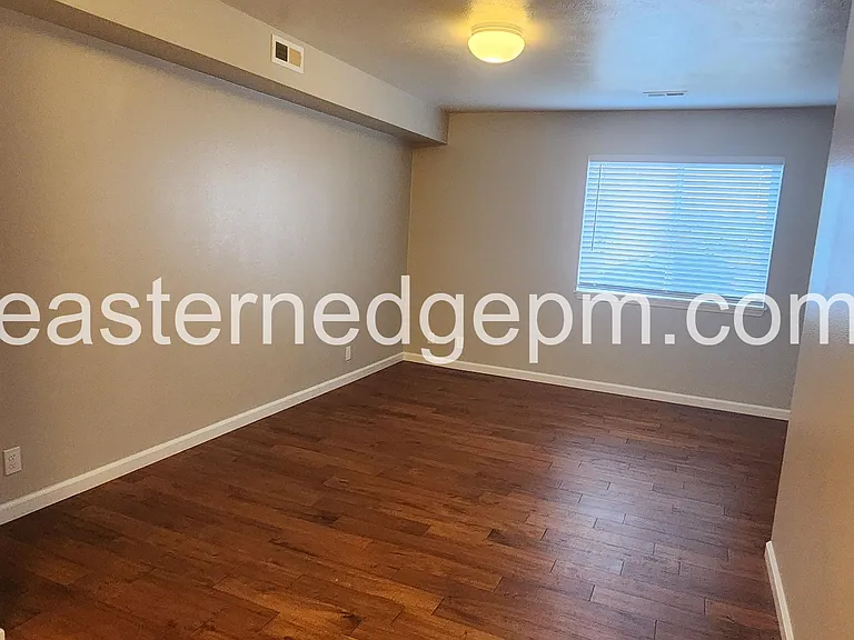 625 SW 19th St #6 — Photo 8