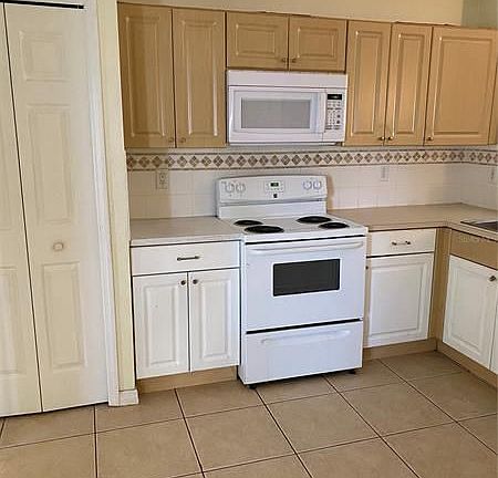 3rd image of 11729 Crest Creek Dr