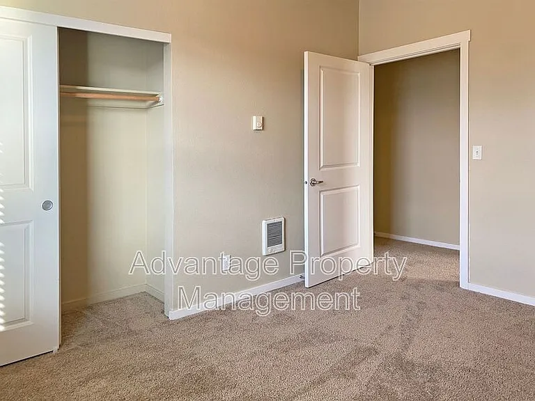 523 Catron St N #9 — Photo 7