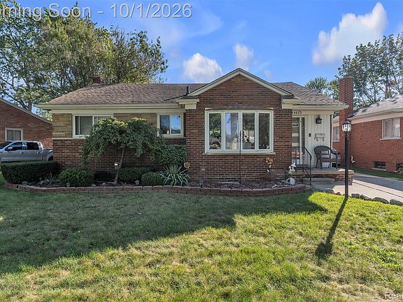 3rd image of 24804 Ridgecroft Ave