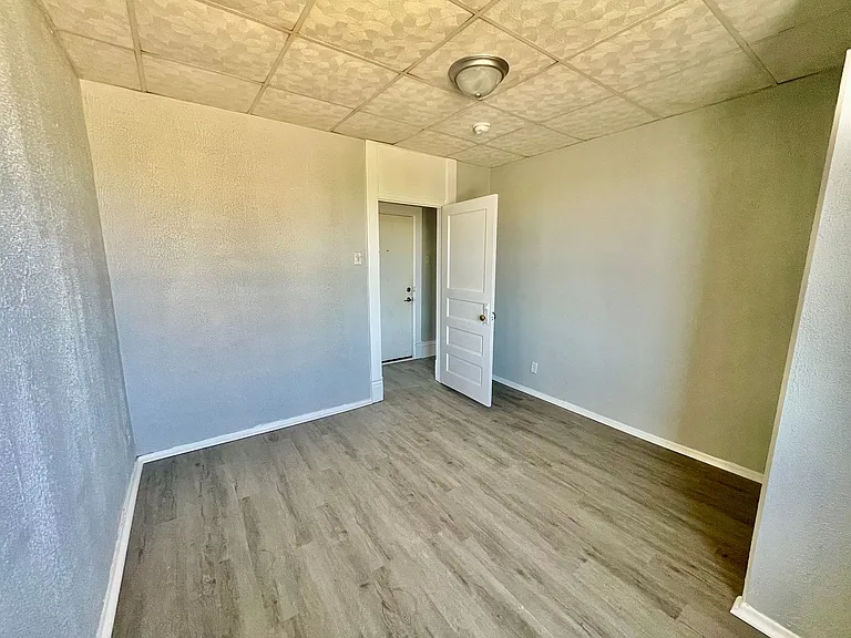 810 Amity Street — Photo 17