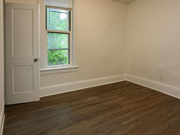 5th image of 782 Case Ave E