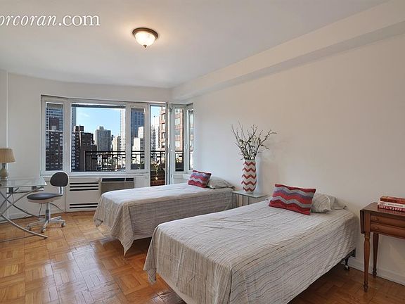 5th image of 45 E End Ave APT 16F