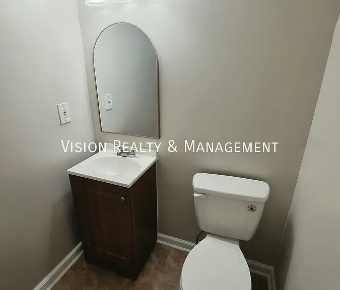 5025 Brittany Dr — Photo 20